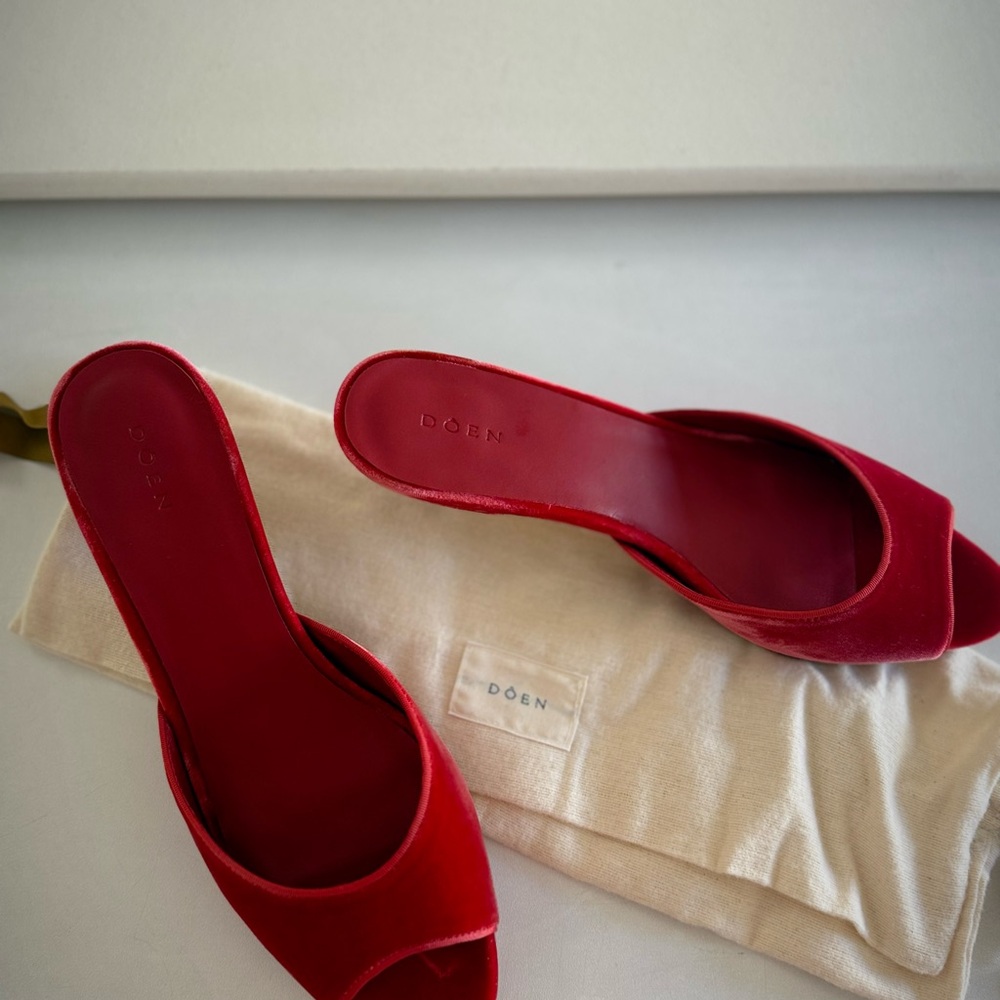Doen Red velvet Mules